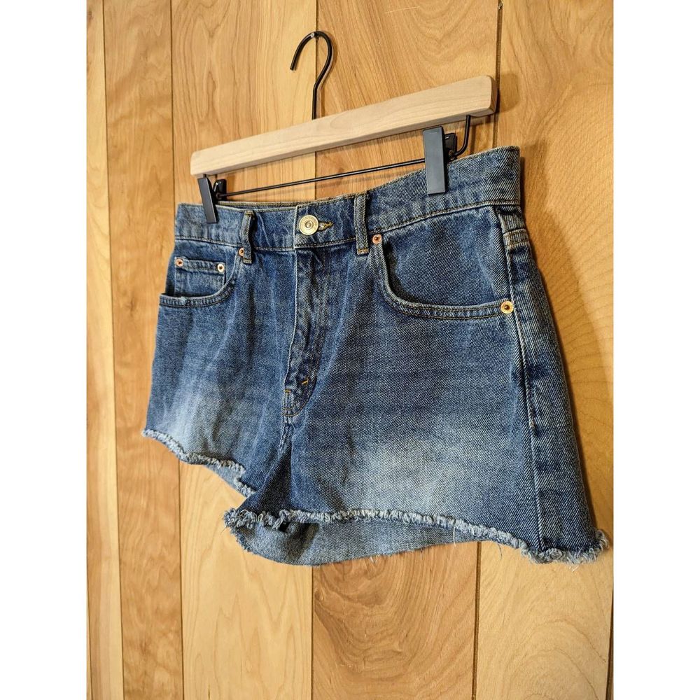 BDG Shorts Mid Rise Essential Cut Offs Rigid Denim Medium Wash Size 29 - Picture 2 of 6